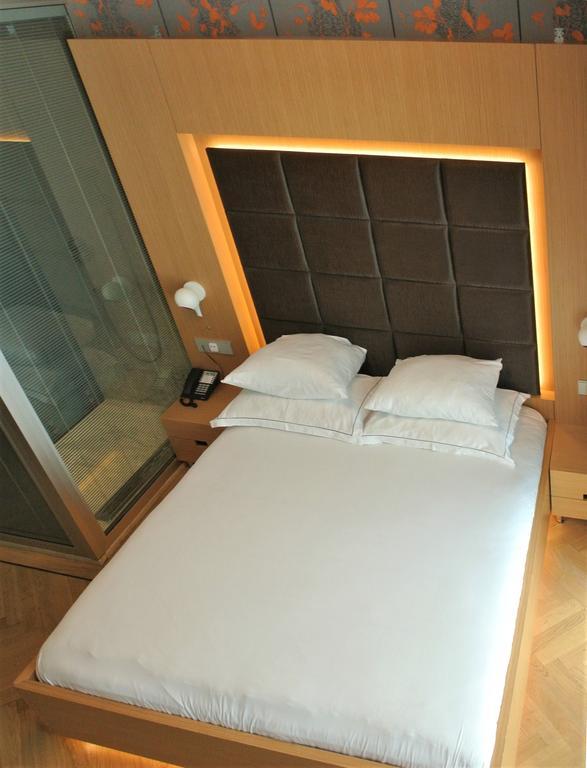 אמסטרדם Amadi Park Hotel מראה חיצוני תמונה